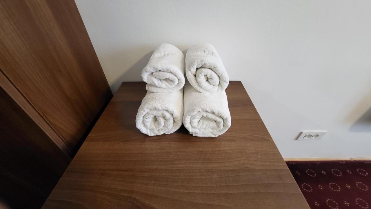 Aparthotel Boutique Global à Braşov Extérieur photo